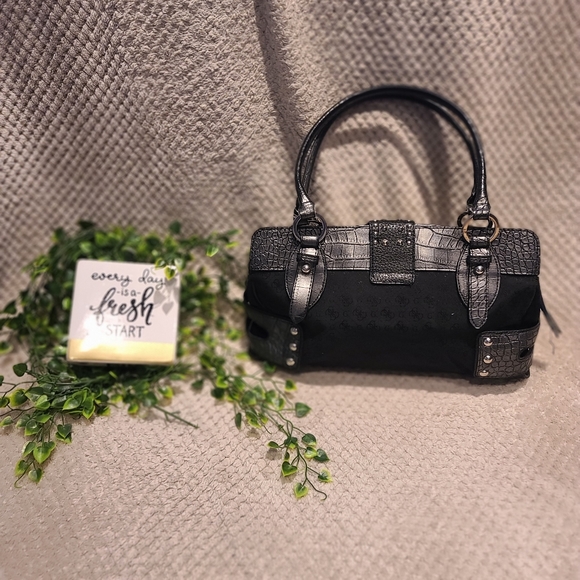 Black Guess Purse - Picture 2 of 3
